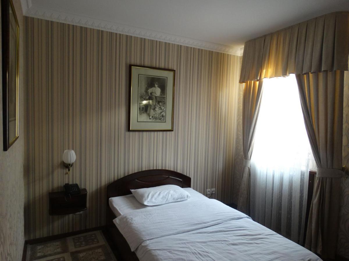 Nur M Hotel Tashkent Exterior photo