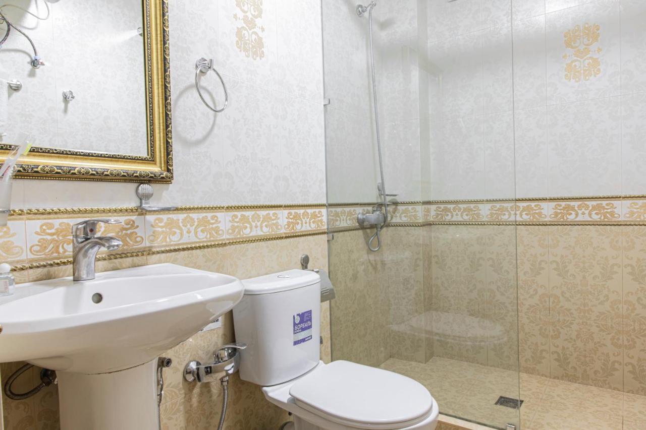 Nur M Hotel Tashkent Exterior photo